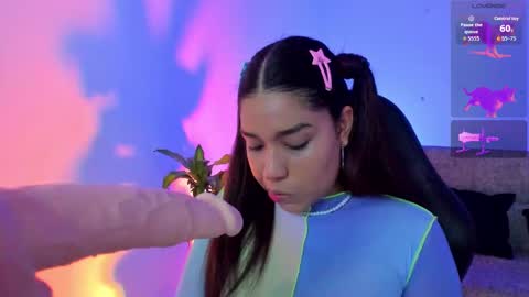 Snapshot of giselle_upp chatting on November 12, 2025, 4:24 am Giselle online show from November 12, 2025, 4:24 am