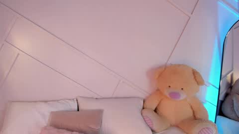 GisellePalmer  online show from May 17, 2026, 6:48 pm