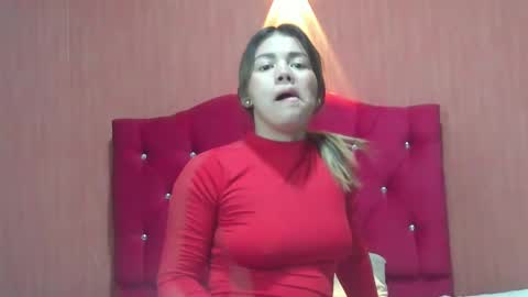Snapshot of gissel_angel chatting on January 8, 2025, 11:30 pm Gissel angel online show from January 8, 2025, 11:30 pm
