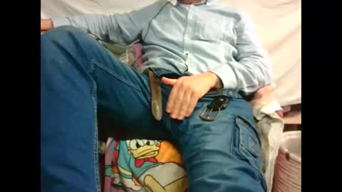 giulio__35 online show from December 19, 2025, 6:37 pm