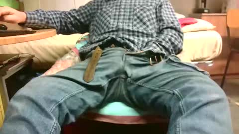 giulio__35 online show from March 1, 2026, 3:58 pm