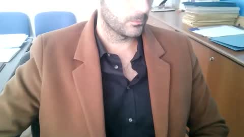 giuseppevai1 online show from October 25, 2025, 10:34 am