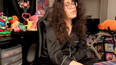 glaceon9 online show from September 23, 2025, 4:43 pm