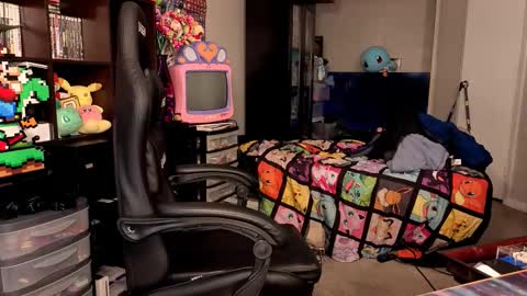 glaceon9 online show from November 6, 2025, 1:17 am