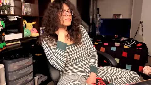 glaceon9 online show from November 7, 2025, 1:27 am