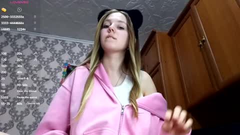 Violetta online show from March 16, 2026, 3:56 am