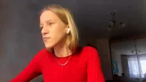 Snapshot of gladyswigg chatting on April 4, 2026, 9:18 am gladyswigg online show from April 4, 2026, 9:18 am