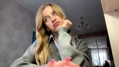 Snapshot of gladyswigg chatting on April 6, 2026, 3:13 pm gladyswigg online show from April 6, 2026, 3:13 pm