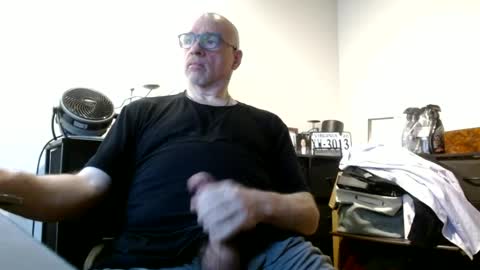 glaikind925958 online show from June 22, 2026, 3:19 am