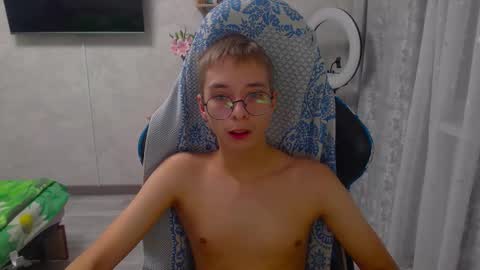 Snapshot of glasses_cat chatting on March 2, 2026, 6:26 pm Eugene and Damian online show from March 2, 2026, 6:26 pm