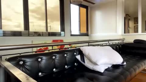 gleiahong online show from November 4, 2025, 11:59 pm