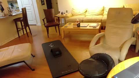 glennbitch online show from April 12, 2026, 2:16 am