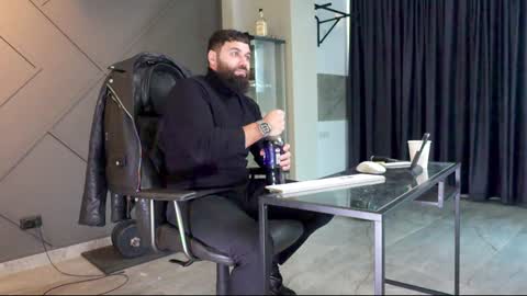 Matthew .. for short call me Matt online show from January 2, 2025, 7:12 am