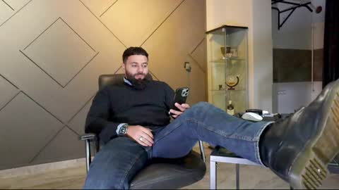 Matthew .. for short call me Matt online show from February 22, 2025, 1:11 am