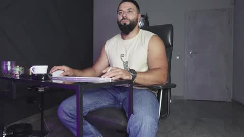 Matthew .. for short call me Matt online show from October 1, 2025, 7:09 pm