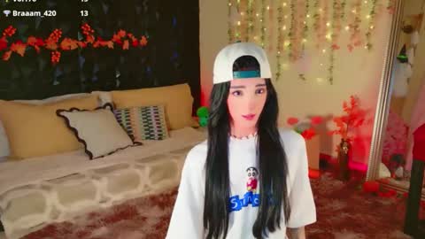 Snapshot of glimpse_of_love chatting on November 16, 2025, 6:08 am Sophie online show from November 16, 2025, 6:08 am