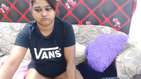 glitter candy online show from March 5, 2025, 9:59 pm