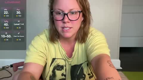 Snapshot of glitterkitty_108 chatting on March 10, 2025, 4:35 pm GlitterKitty 108 online show from March 10, 2025, 4:35 pm