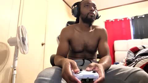 glomightyj online show from January 17, 2026, 7:06 pm