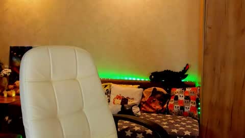 Gloria Wood online show from December 15, 2024, 10:04 pm