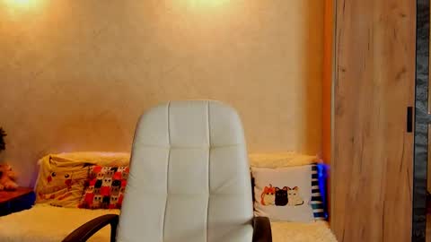 Gloria Wood online show from February 16, 2025, 11:37 pm