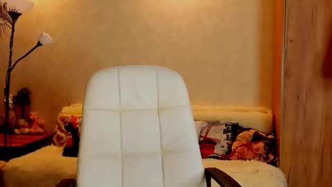 Gloria Wood online show from March 1, 2025, 7:26 pm