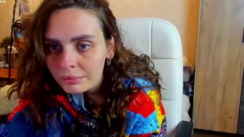 Gloria Wood online show from October 3, 2025, 7:33 pm