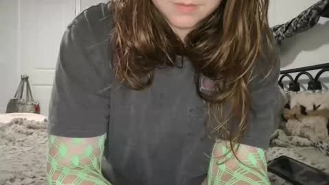 glorialove777 online show from May 18, 2026, 7:09 pm
