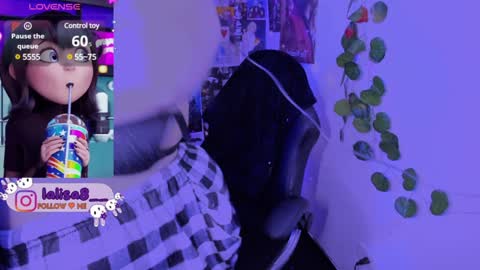 Snapshot of gloriette__ chatting on January 2, 2025, 8:39 am LALISA online show from January 2, 2025, 8:39 am