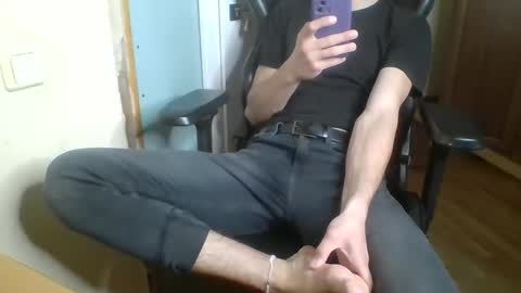 gloriouslust online show from April 1, 2026, 4:37 pm