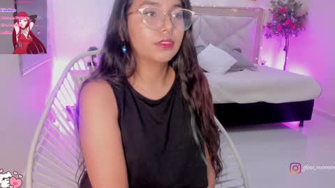 Moon Nicoll  online show from January 7, 2025, 6:48 am