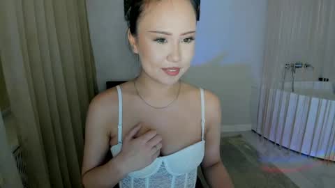 Mila online show from June 5, 2026, 6:24 pm