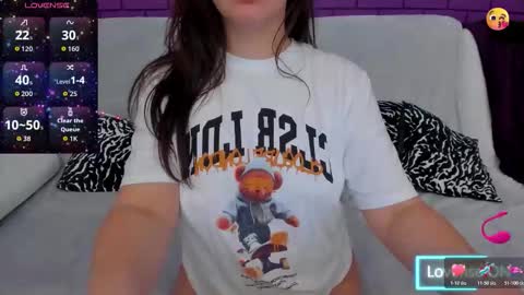 Snapshot of glowmimi chatting on November 3, 2025, 5:25 pm Mia online show from November 3, 2025, 5:25 pm