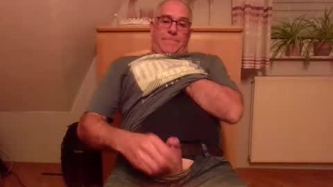 gngh1969 online show from May 27, 2026, 9:45 pm