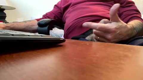 gngnxxx online show from November 19, 2025, 7:03 pm