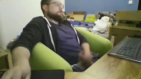 gnik_labinnah online show from March 26, 2026, 5:51 pm