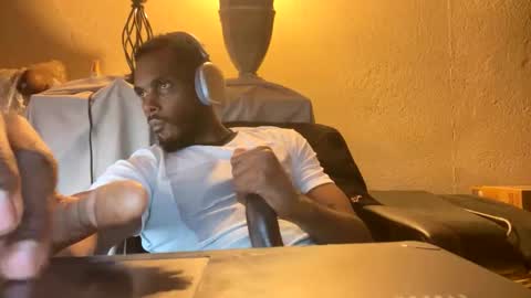 goatchocolate online show from December 20, 2024, 9:39 pm