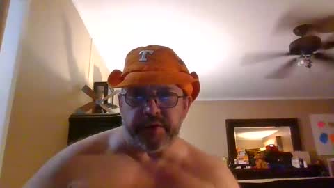 Snapshot of gobey33 chatting on October 10, 2025, 6:45 am IDKIDCIDGAF online show from October 10, 2025, 6:45 am