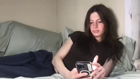 goddess_larz online show from November 9, 2025, 7:56 pm