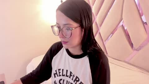 M A R T I N A  online show from April 8, 2026, 12:49 pm