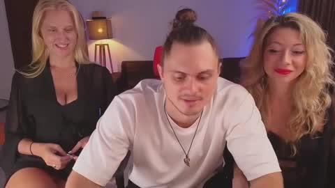   330 UTC2 girls   online show from February 12, 2025, 3:18 am