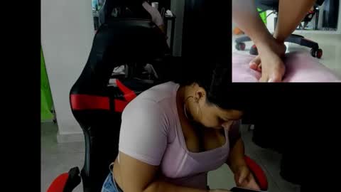 goddess_of_sissys online show from December 15, 2025, 11:42 pm