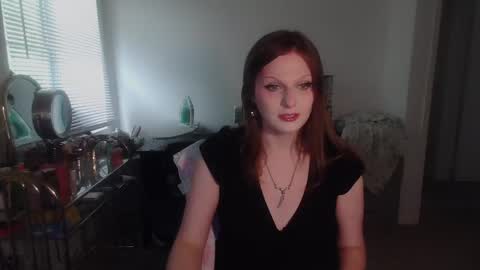 Snapshot of goddess_vertigo52 chatting on May 1, 2026, 2:32 pm Goddess of Insanity online show from May 1, 2026, 2:32 pm