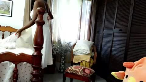 Snapshot of goddess_xandra_xquisite chatting on March 12, 2025, 12:04 pm Xandra The Goddess online show from March 12, 2025, 12:04 pm