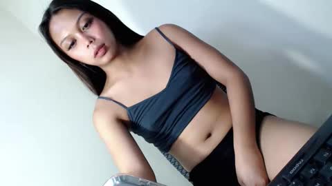 MISS LOVELY online show from June 4, 2026, 1:39 pm