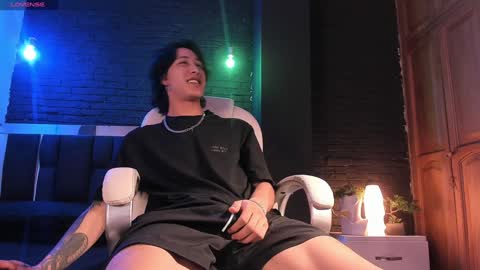 Snapshot of godly_huan chatting on December 17, 2024, 5:40 am HUAN online show from December 17, 2024, 5:40 am