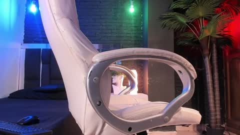 Snapshot of godly_huan chatting on January 5, 2025, 3:53 am HUAN online show from January 5, 2025, 3:53 am