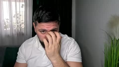 gold_alpha_boy online show from April 17, 2026, 7:33 am