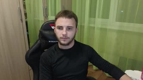 Golden boyyy21 online show from December 1, 2025, 8:14 pm