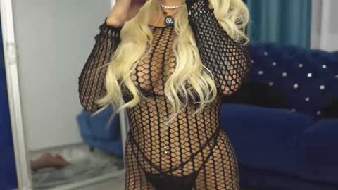 GoldenAmberX online show from September 14, 2025, 7:02 pm